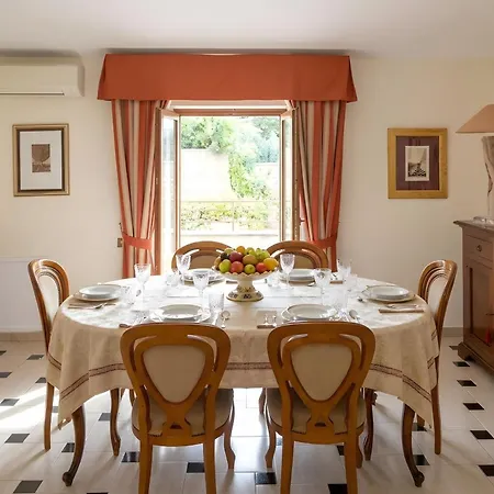 アパート Tenuta Terenzi Relais - Appia Antica With Pool By Rhr ローマ