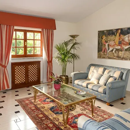 アパート Tenuta Terenzi Relais - Appia Antica With Pool By Rhr ローマ